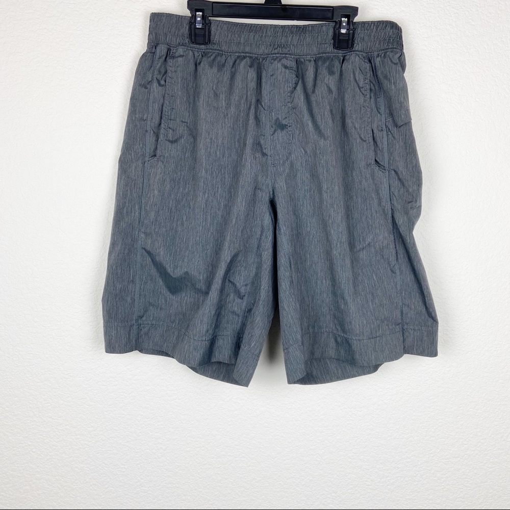 Lululemon Men's Shorts Size L 10.5"